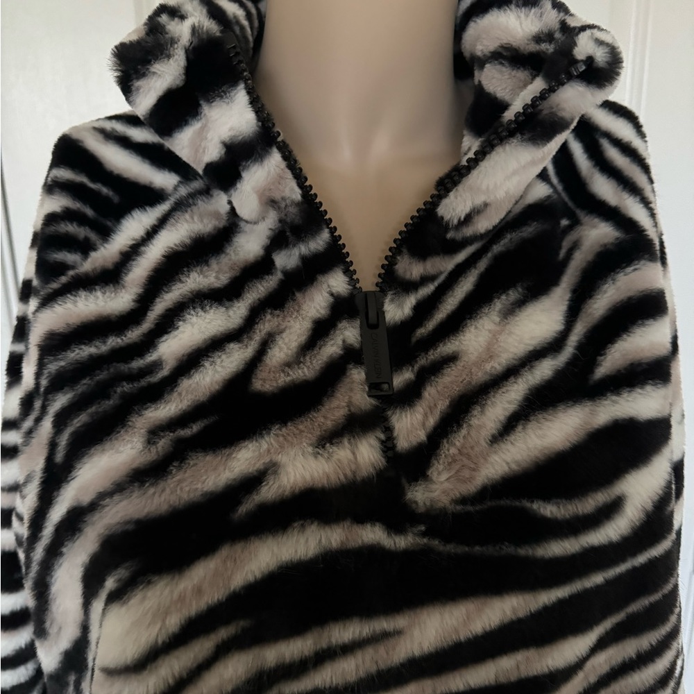 Calvin Klein Performance Zebra Print Fuzzy Half Z… - image 2